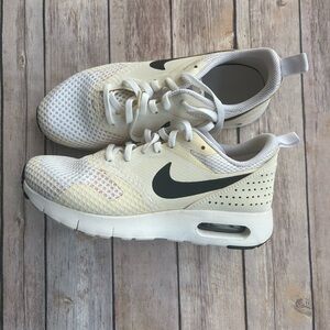 Nike Kids Sneakers in Cream and Black